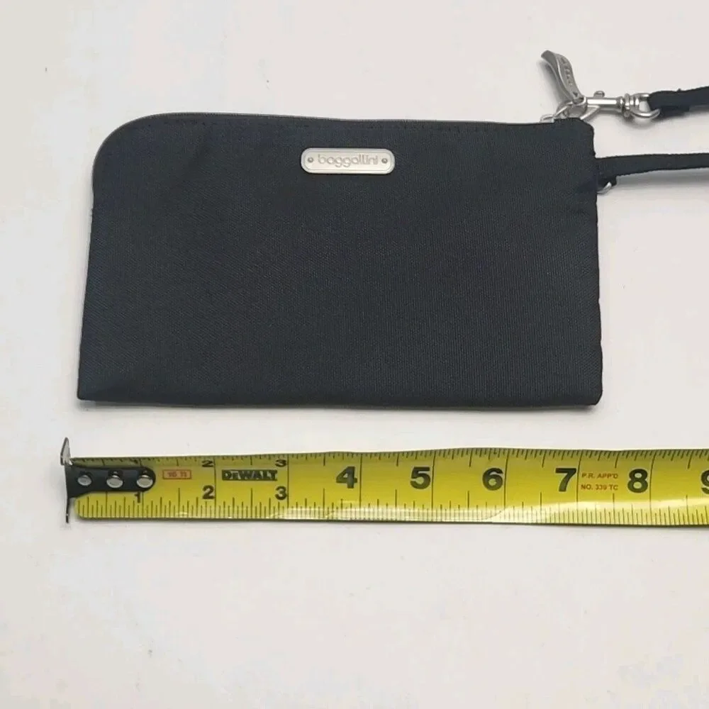 Baggallini Wristlet Wallet Card Slots RFID Nylon Black Flat Zip Small 7.5